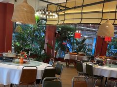 -刘姐啤酒鱼民族演艺餐厅(西街总店)