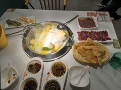 -浪里寻·臻牛养生牛肉火锅(方圆荟店)