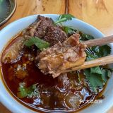 隐藏在舞蹈学院门口的牛肉面