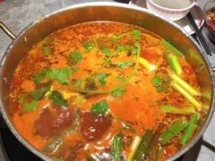 -野山舂·贵州现舂酸汤牛肉(民生路店)
