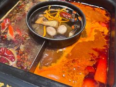 -老牌坊云南鱼豆花火锅(哈西万达店)