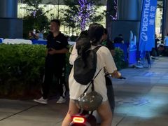 -瑞虹新天地月亮湾