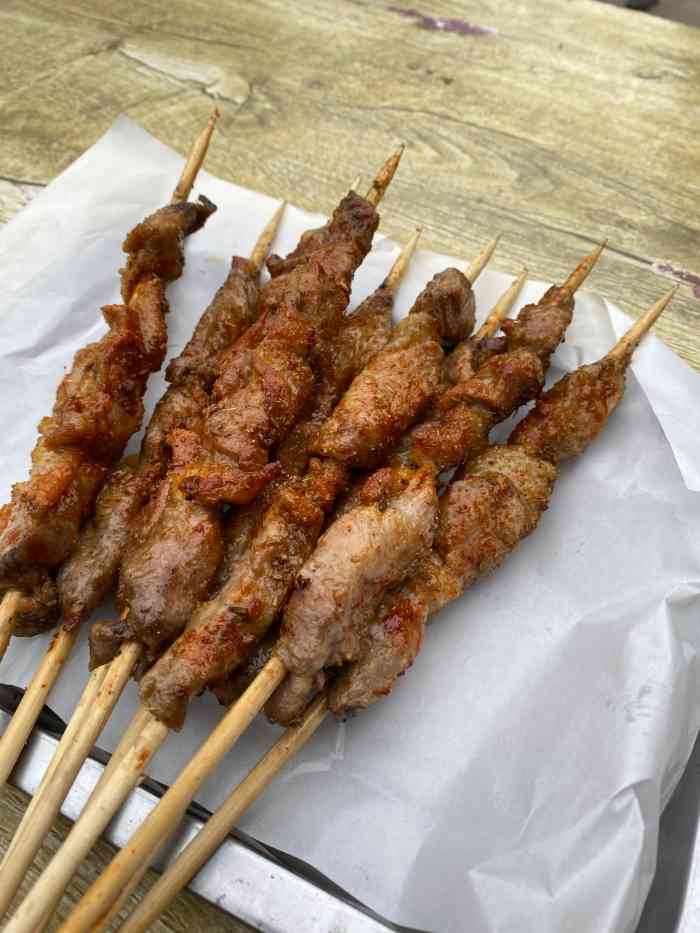 新疆亚克西烧烤-"位置:工业四路现代花园b区西门正对面,非.