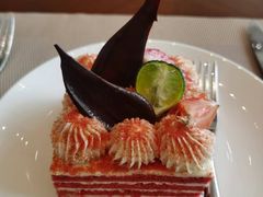 -百灵希尔顿逸林酒店大堂吧