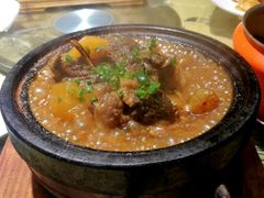 石锅牛肉焖土豆-苏城小院·园林精致苏州菜(斜塘老街店)