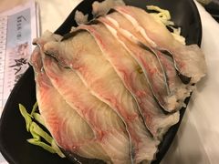 -鲜入围煮花胶鸡海鲜火锅