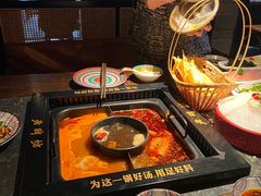 -老牌坊云南鱼豆花火锅(哈西万达店)