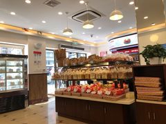 面包甜点陈列柜-红宝石·鲜奶小方·海派西点房(南丹店)