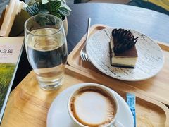 -隐秀山居酒店大堂吧