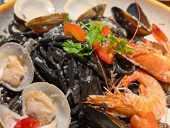 墨鱼汁海鲜意面-俏贝拉(裕后街店)