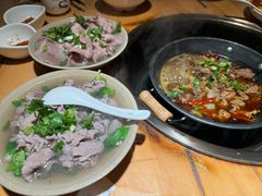 -大众跷脚牛肉馆·非遗传承单位(峨眉山店)