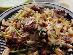 经典葱爆小羔羊肉-悦融·京鲁菜·露台花园(安定门店)