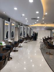 点击看大图 -八佰伴8008星级形象店