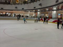 -冰纷万象滑冰场(沈阳万象城店)