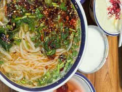 -云阿蛮云南生烫牛肉米线(奉贤路店)