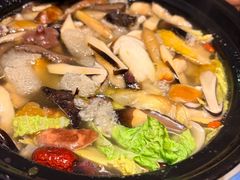 -香巴拉云南餐厅(华莱坞店)