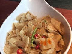 -多嘴超级肉蟹煲(杉杉国潮主题店)