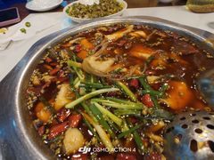 特色冷锅鱼-乡土特色.冷锅鱼.牦牛肉汤锅