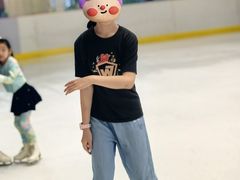 -陈露国际冰上中心(天津嘉里汇店)