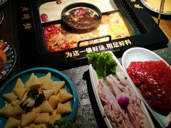 -老牌坊云南鱼豆花火锅(哈西万达店)