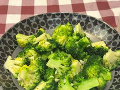 蒜蓉炒西蓝花-开心果牛扒城(雍华庭店)