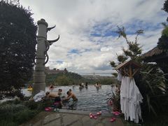 -七彩云南古滇温泉山庄