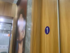 -上海仁爱医院口腔科 · 种植