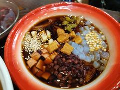 -爆炸头阿姨小四川正宗川味小吃(无任何分店)