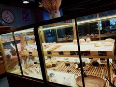 面包甜点陈列柜-啊噗吐呦现场烘焙(麦凯乐店)