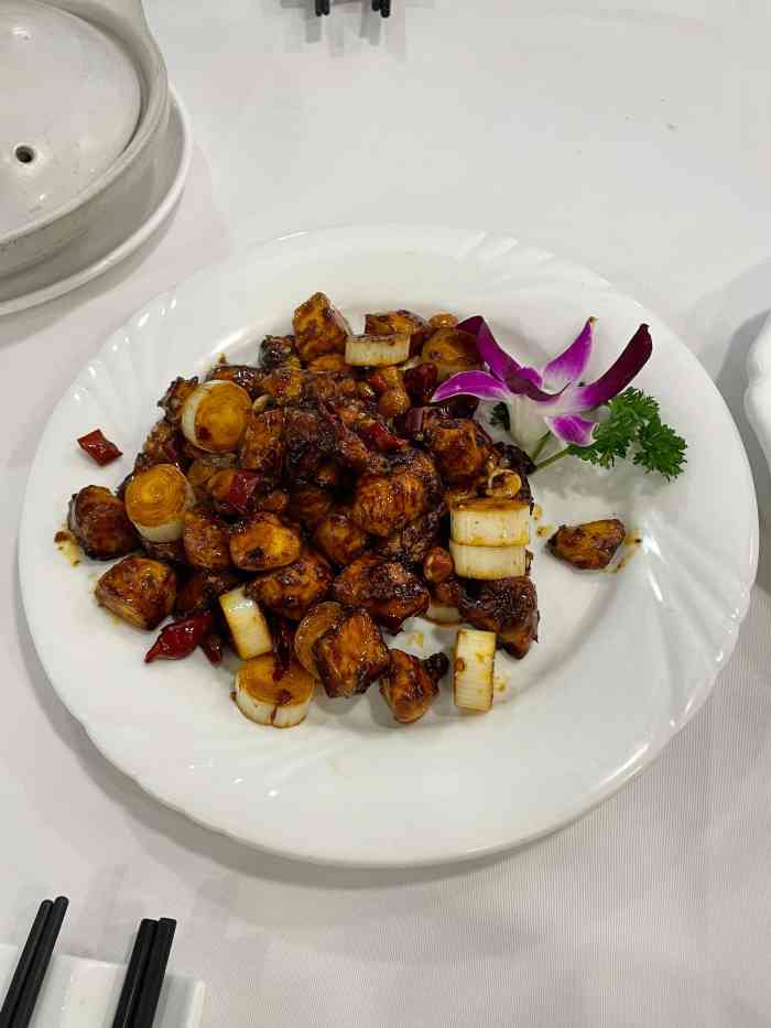 雪园上海饭店(吉大店)-"免税后面斜对面,开了好久的店了!店里的环.