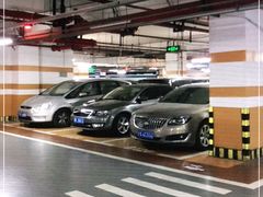 -百联中环购物广场-停车场