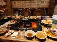 -老牌坊云南鱼豆花火锅(爱建店)