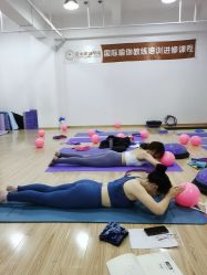 -亚太瑜伽普拉提学院
