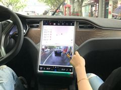 -TESLA 特斯拉(上海太古汇体验店)