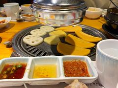 蔬菜拼盘-唯成•韩国炭火烤肉 유성고기