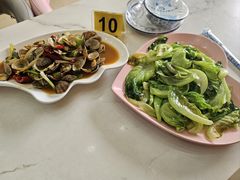 -覃记海鲜美食餐厅