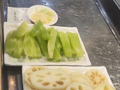 -哈尔滨烧烤·山河村铁锅炖(交大店)