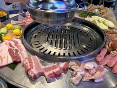 -哈哈碳都·牛肋条无限自助烤肉(台江万达店)