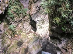 -龙水峡地缝景区