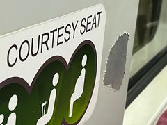 -东方体育中心(地铁站)