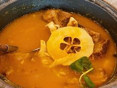 酸木瓜炖牛腩-半山腰·云南菜(侨福芳草地店)