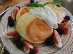 莓果奶油芝士舒芙蕾松饼-UPPER KITCHEN(延安路店)