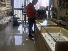 -视野联行眼镜·蔡司授权店(长白万象汇店)
