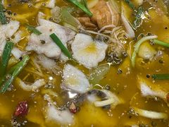 激情椒麻鱼-八张桌子(老店)