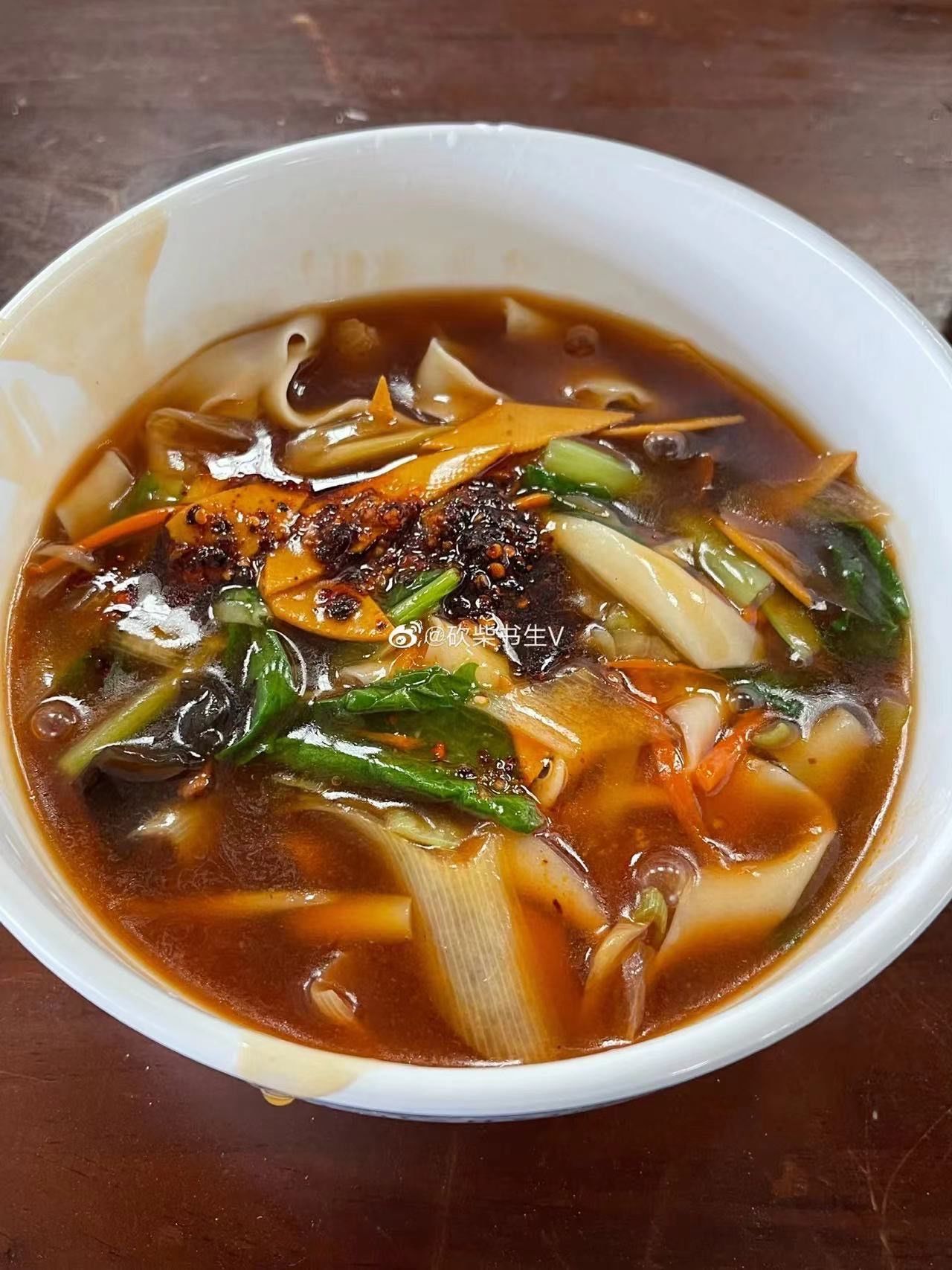 武威特色小吃 三套车,把卤肉,行面,茯茶搭在一起,形成了特色小吃,来