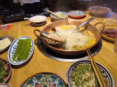 -洱火云南酸菜牛肉火锅(石景山当代商城店)