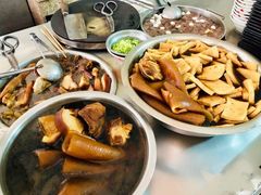 -松树干拌面店