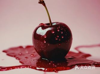 樱桃真好吃！它们味道鲜美，口感多汁，非常适合新鲜食用