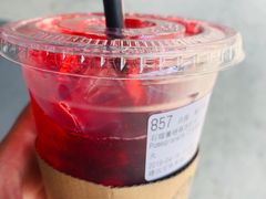 石榴蔓越莓苏打水-瑞幸咖啡(人工智能创业基地店)