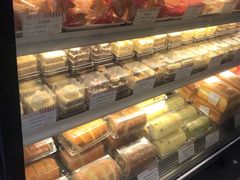 -红宝石·鲜奶小方·海派西点房(南丹店)